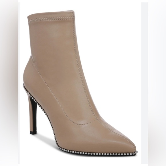 BAR III
Womens Beige Stretch Beaded Melanay Pointed Toe Stiletto - Picture 1 of 7